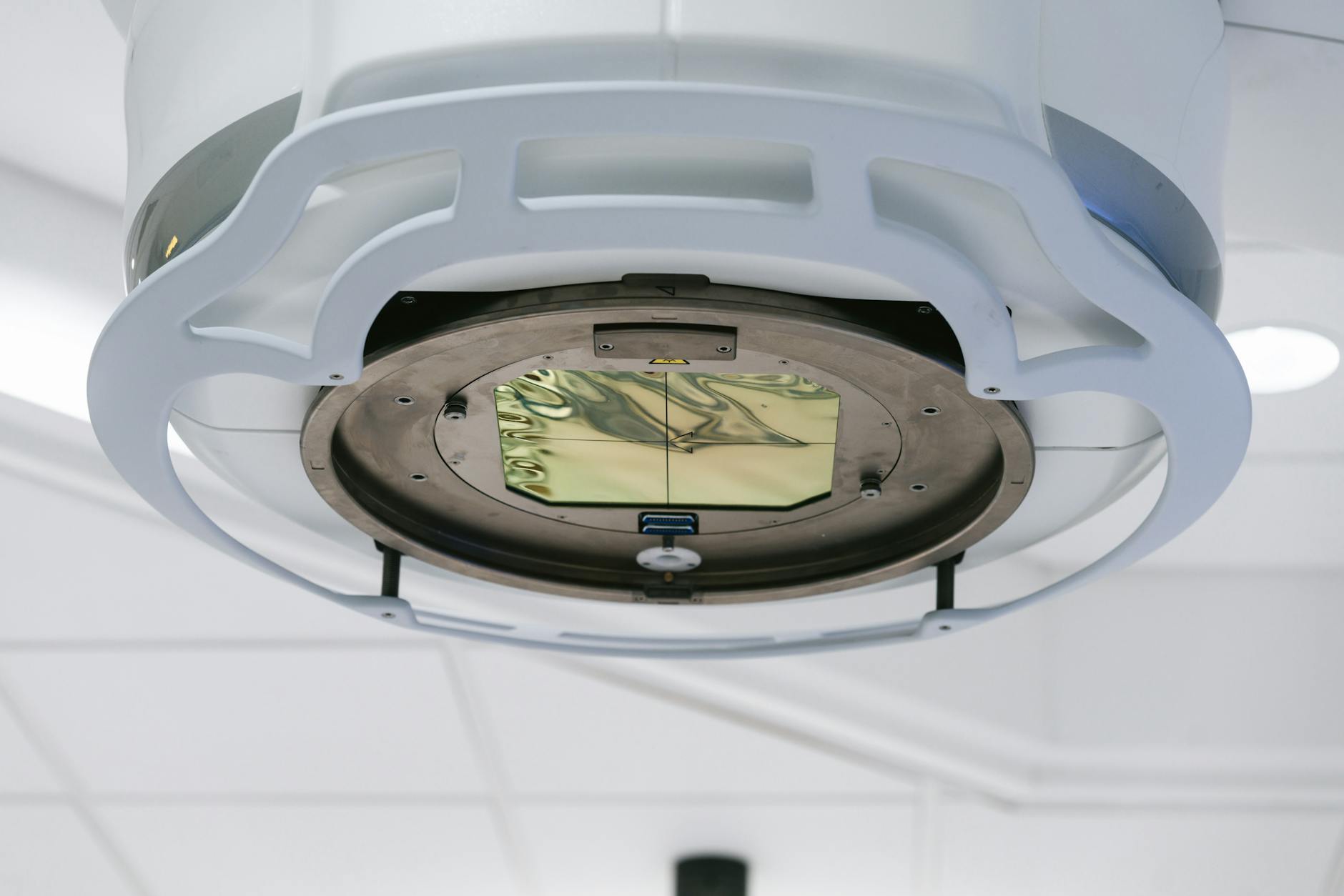 Sala de tratamento de radioterapia com acelerador linear - transporte de elétrons Monte Carlo