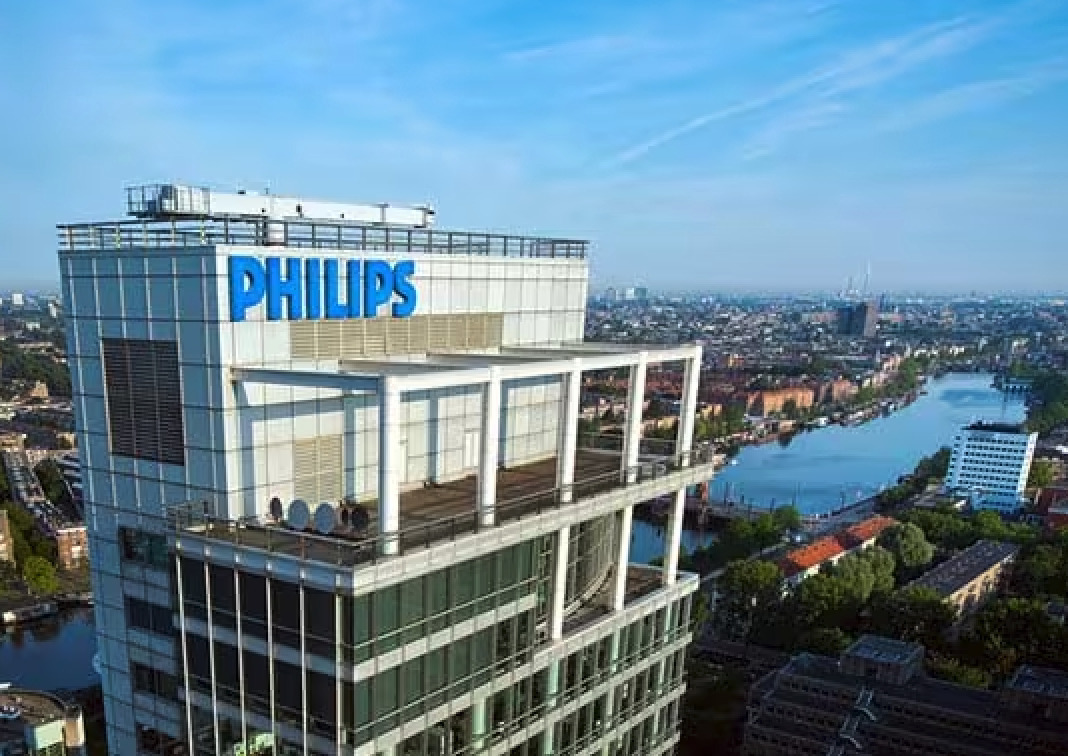 Philips Integris-Allura interventional fluoroscopy system in a cath lab