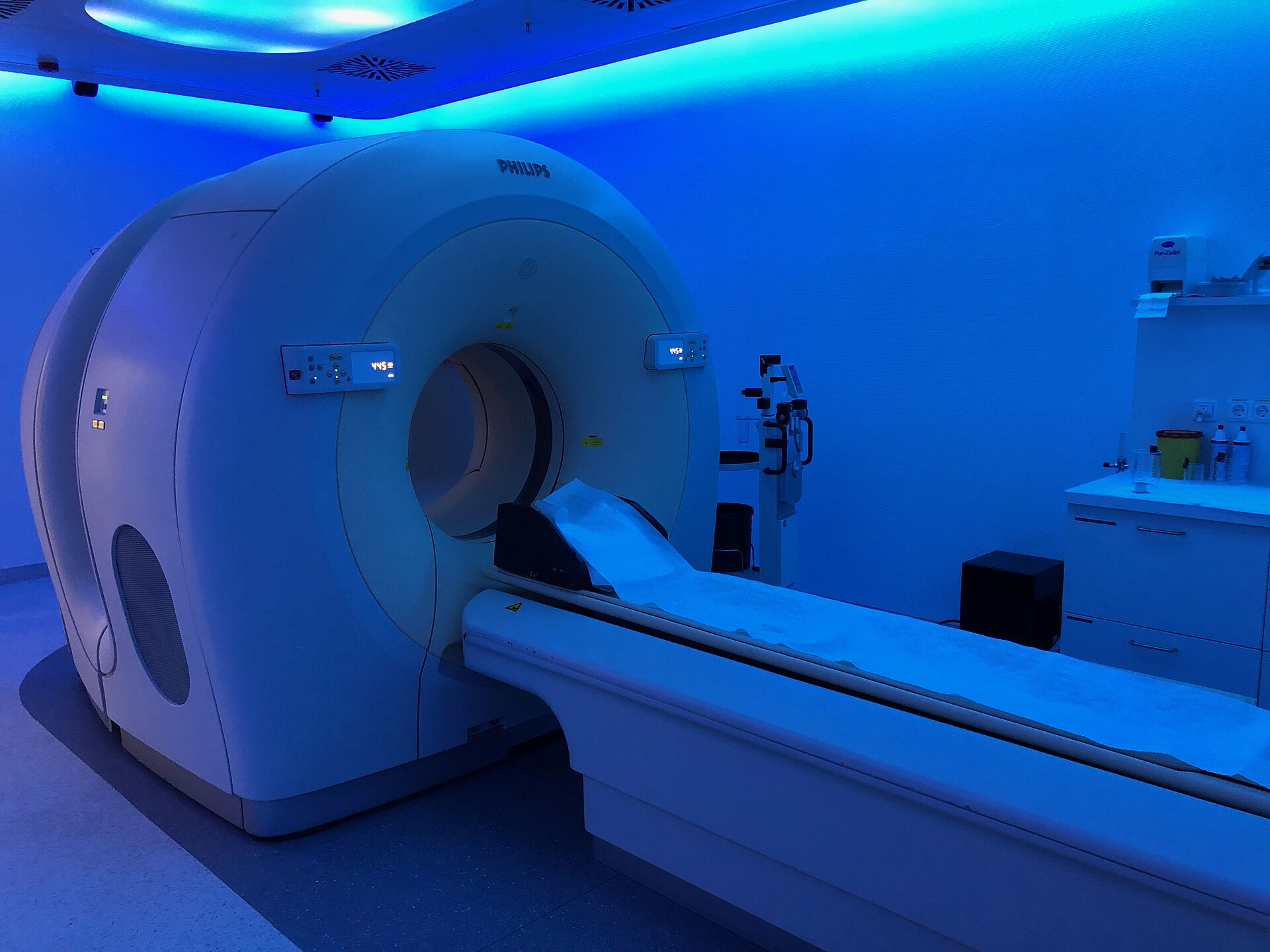 Equipamento híbrido de PET/CT instalado em serviço de medicina nuclear
